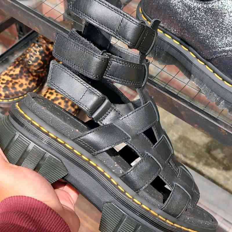 Sandal docmart online