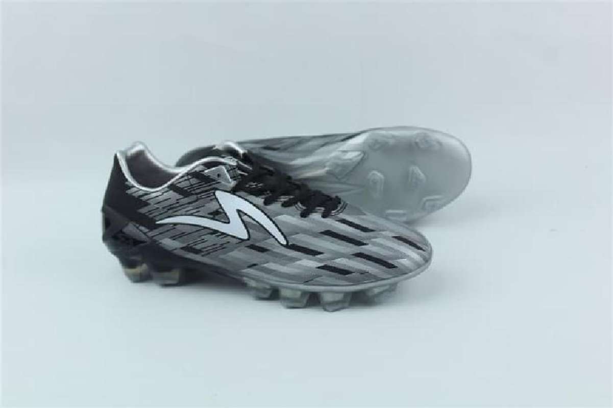 Sepatu bola adidas 11 pro sales