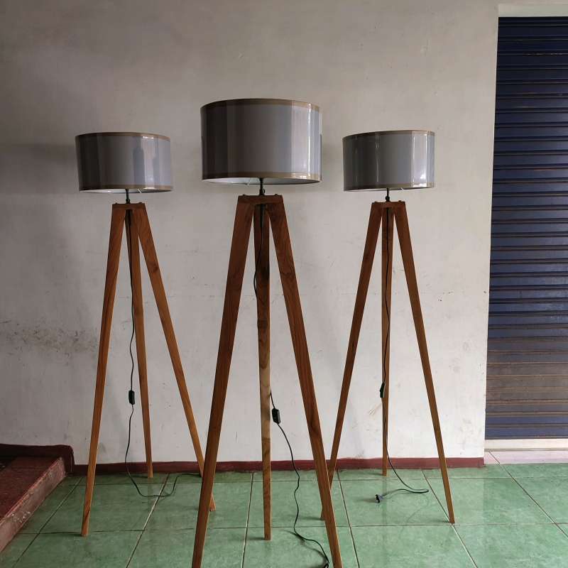 Standing store lamp kayu