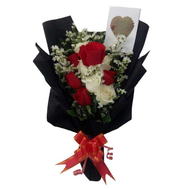 Jual Buket Bunga Mawar Fresh Hadiah Wisuda Online April 2021 Blibli