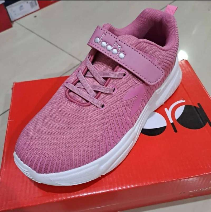 Jual sepatu diadora wanita pink Original Model Terlengkap Harga Murah Desember 2024