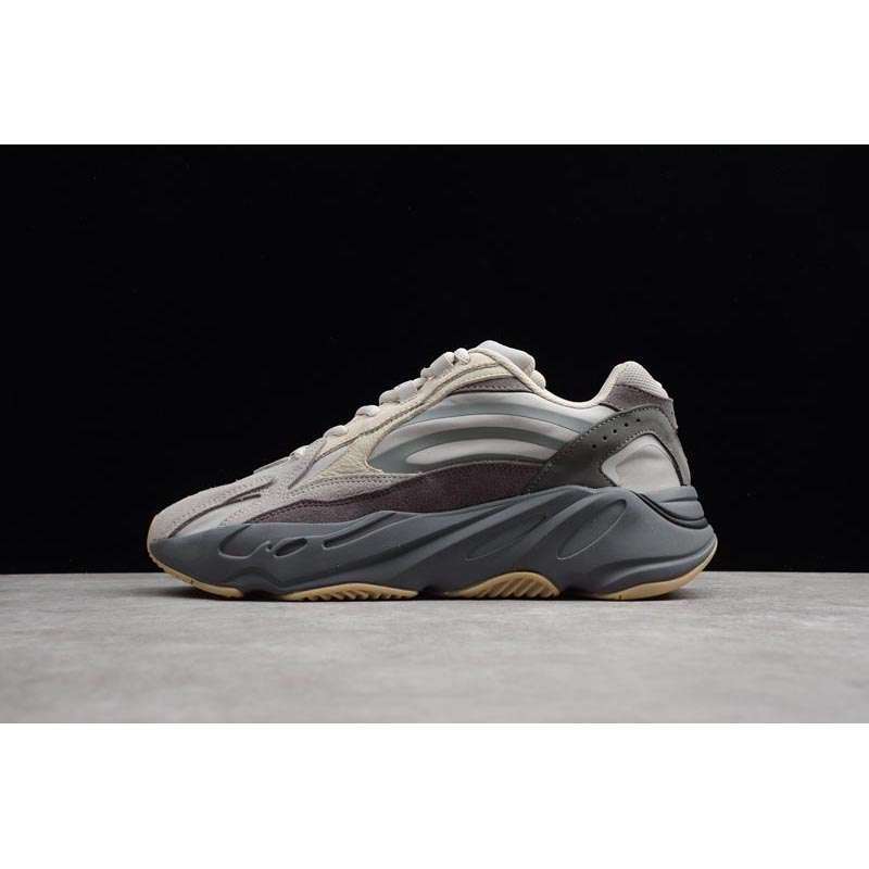 yeezy boost 700 v2 womens