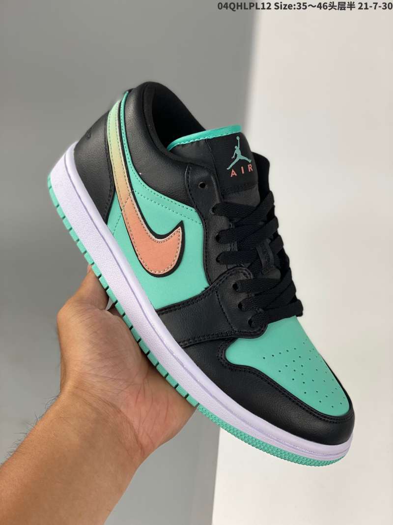 AIR JORDAN AJ1 low top shoe details 