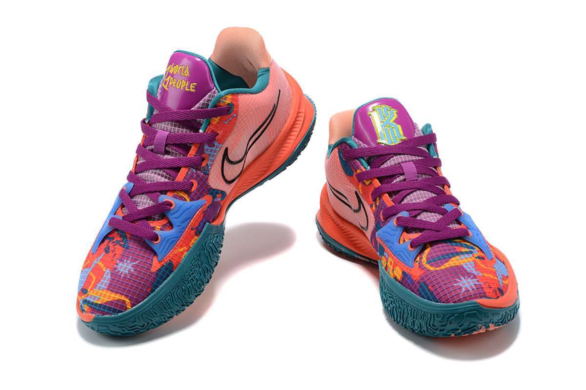 Kyrie low outdoor top