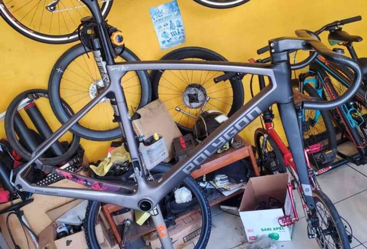 Frame polygon strattos sales