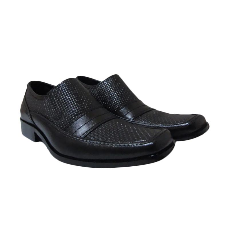 Laborc Shoes Lorwerth Pantofel Sepatu Pria - Full Black