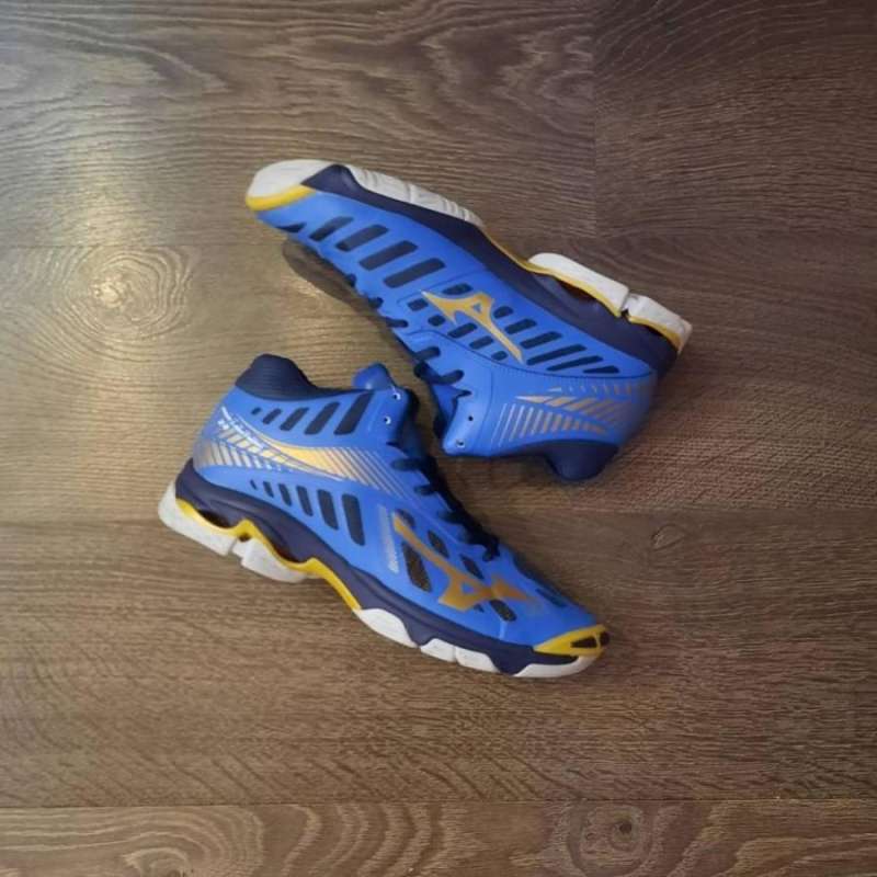 Mizuno wlz sale 4 mid