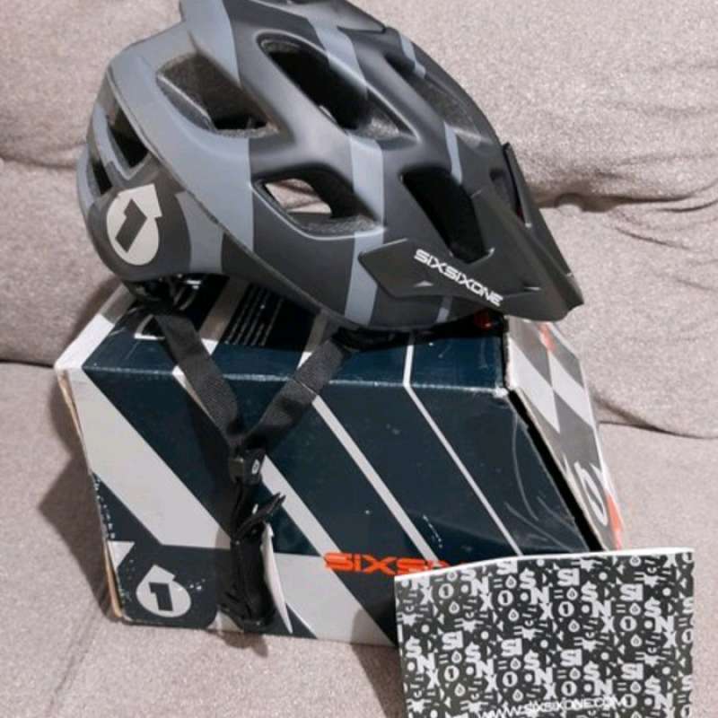 Harga helm sixsixone sales