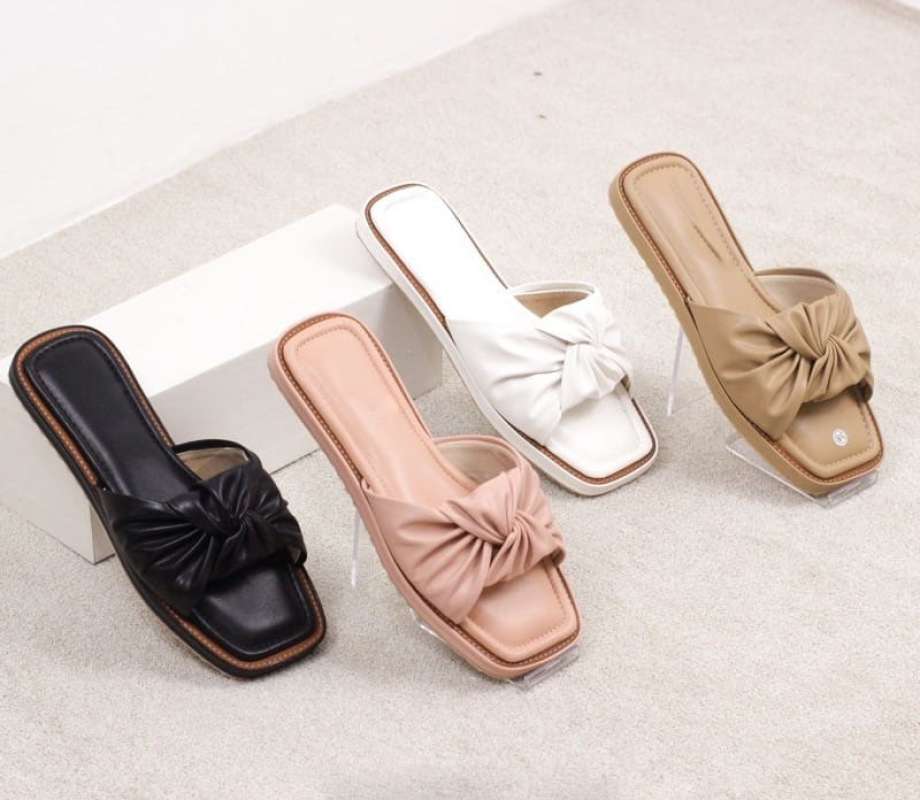 Sandal flat best sale wanita branded