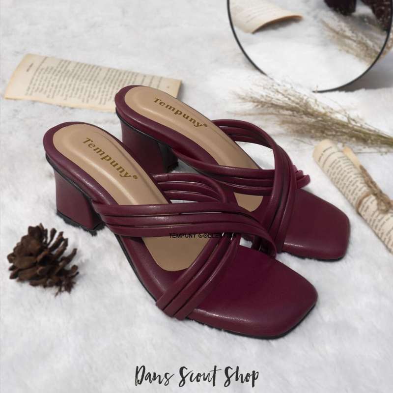 Maroon hotsell mid heels