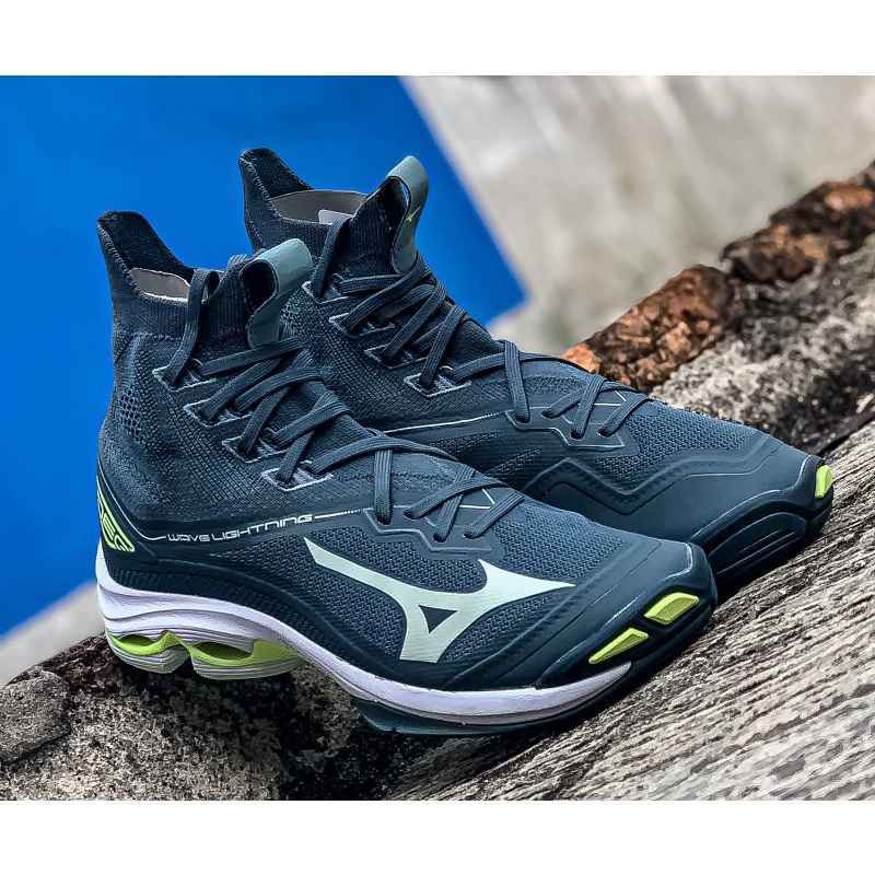 Sepatu voli new arrivals mizuno wave lightning