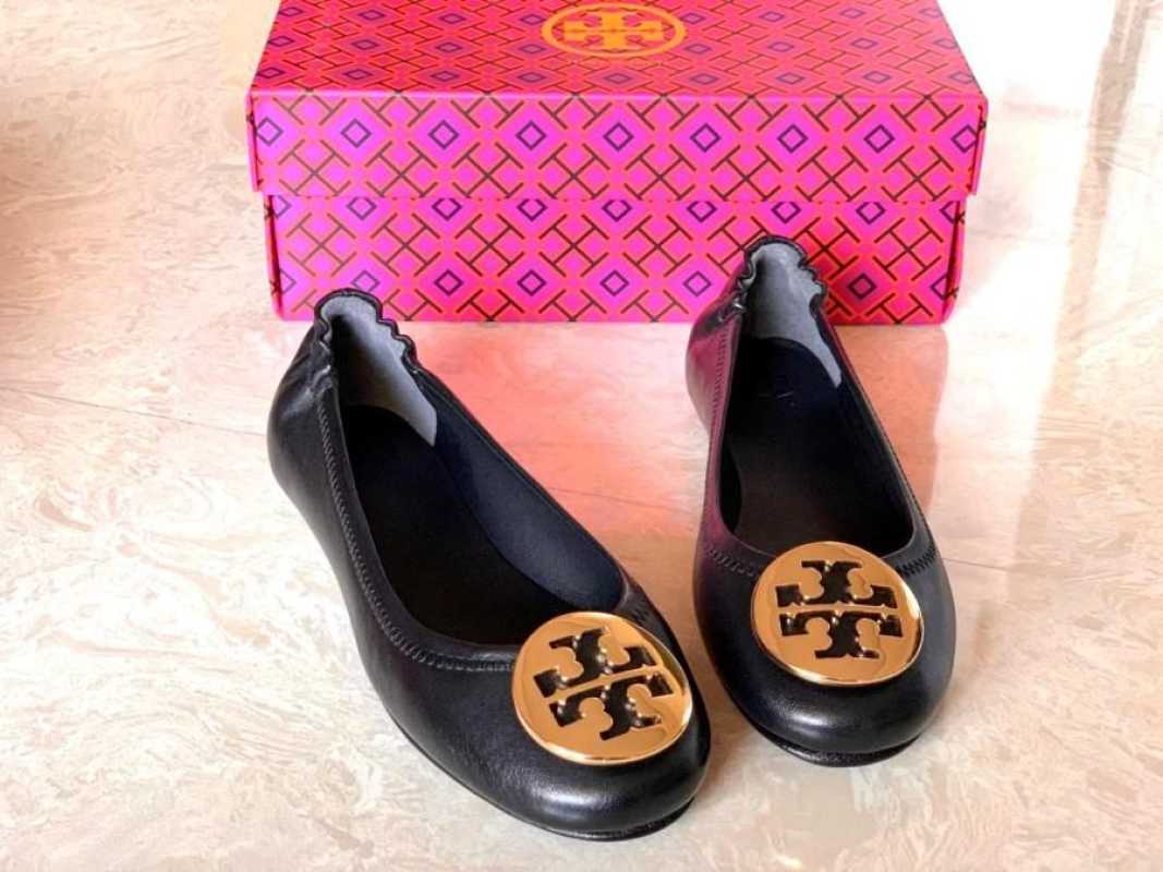 Tory burch discount flat shoes original