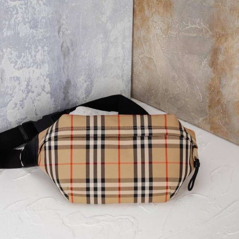 Burberry bumbag 2025