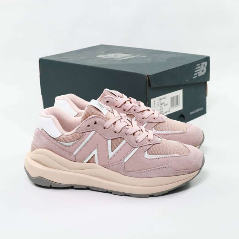 Harga sepatu new balance pink top