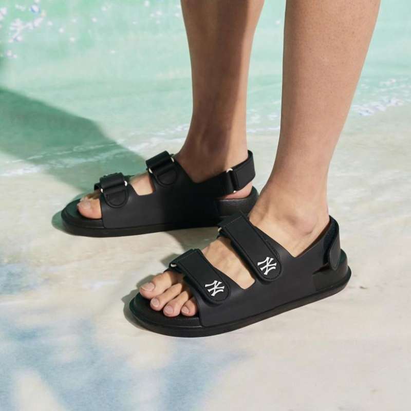 Jual MLB Chunky Sandal New York Yankees Black 270 di Seller