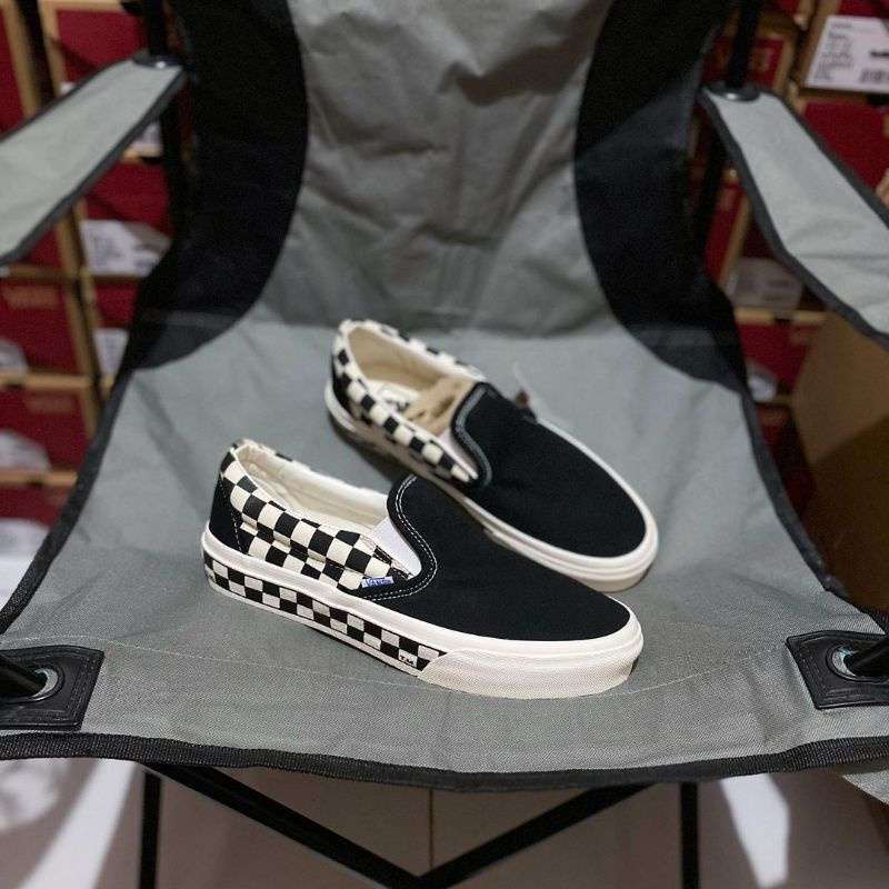 vans slip on sidewall