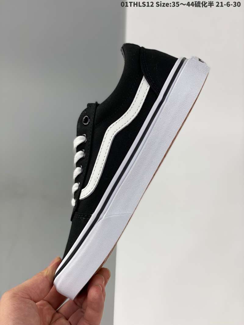 vans ward black white