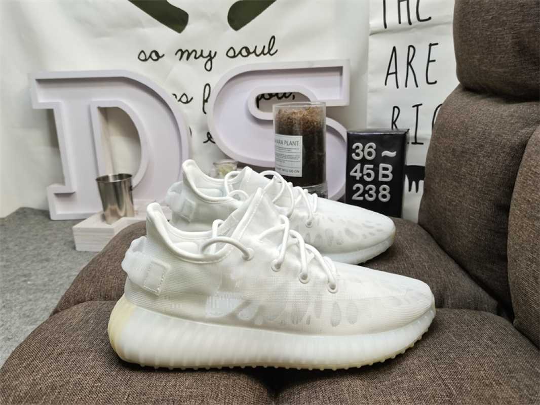 Jual Adidas Yeezy 350 Boost V2 Men Women Sports Outdoor Activities