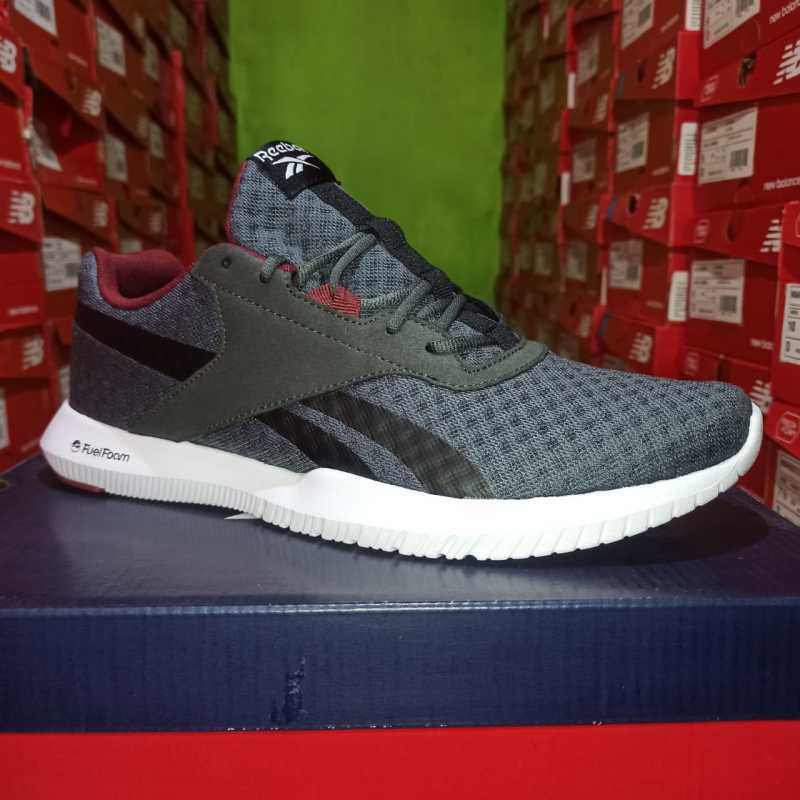 Promo Reebok Reago Essensial FV0619 Sepatu Running Pria Original Diskon 58%  di Seller alatsports - Kota Tangerang, Banten | Blibli