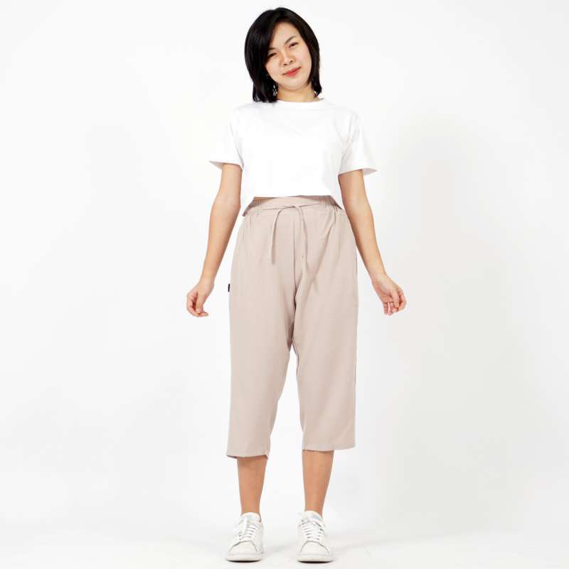 Rus uch seks porno Uzun oyoqli qizlar tugadi