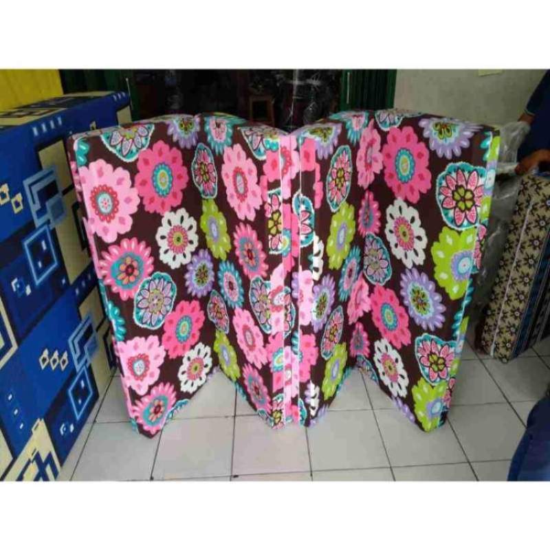 Jual Kasur Lipat Inoac Eon Density 23 200x120x10 Online April 2021 Blibli Bentuk kasurnya yang bisa di lipat 4 ini menjadi kasur tidur idaman banyak orang baik itu untuk tempat tidur di ukuran nomer 4 dengan panjang 200 centi, lebar 120 centi dan tebal 10 centi. kasur lipat inoac eon density 23 200x120x10