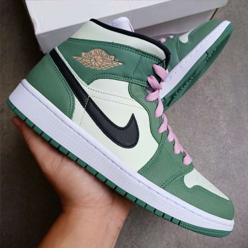 Dutch Green Air Jordan Mid Se Green Air Jordan Mid Dutch Green (W)