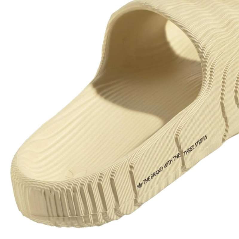 Promo Adidas Adilette 22 Slide St Desert Sand [GX6945] Diskon 44% di Seller  True OG Sports - Salembaran Raya-2, Kab. Tangerang | Blibli