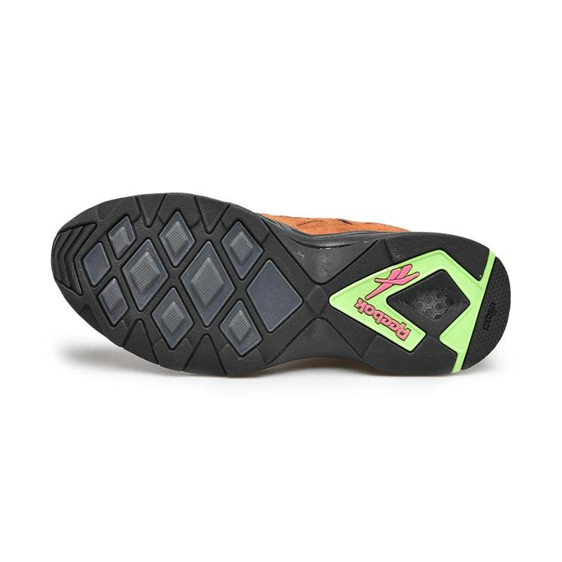 Jual Reebok Aztrek 96 MU Shoes Sepatu Olahraga Unisex [REE10-FV3480] - 43 -  di Seller Blibli.com - Kota Jakarta Barat, DKI Jakarta | Blibli