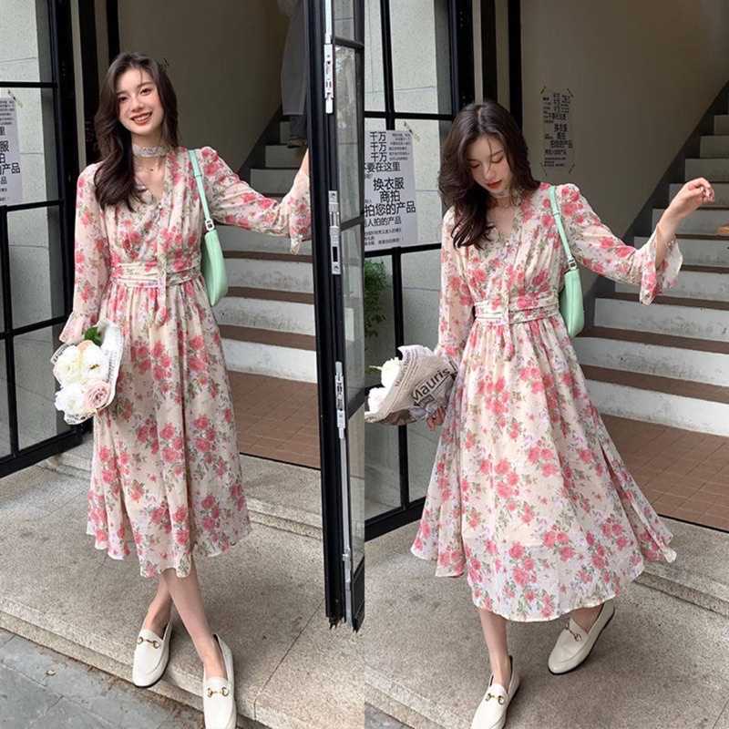 Floral vintage dress hotsell
