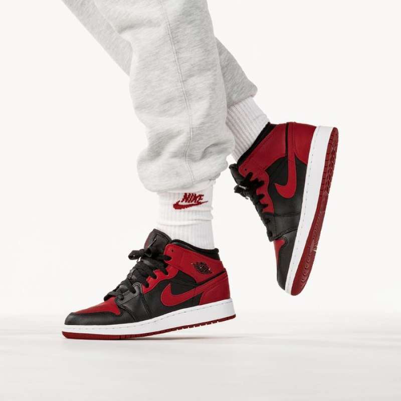 Jual Nike Air Jordan 1 Mid Banned Online Februari 2021 Blibli