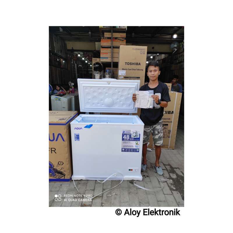 Chest freezer deals aqua 200 liter