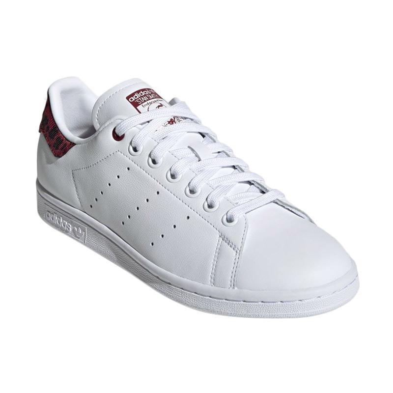 Yuk Kenali Ciri ciri Sepatu Adidas Ori dan KW Blibli Friends