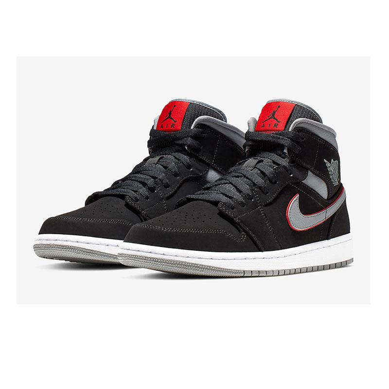 Jual Nike Men Basketball Air Jordan 1 Middle Sepatu Basket Pria 554724 060 Online Oktober 2020 Blibli Com