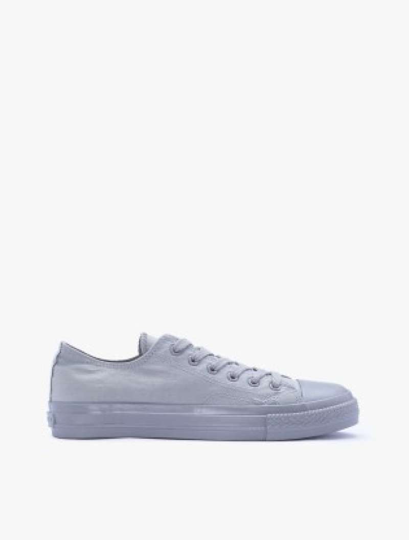 grey men sneakers