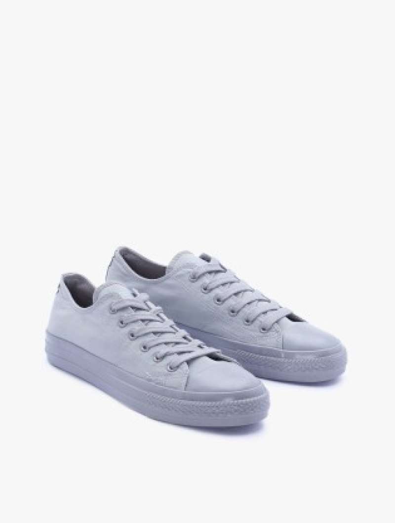 grey men sneakers