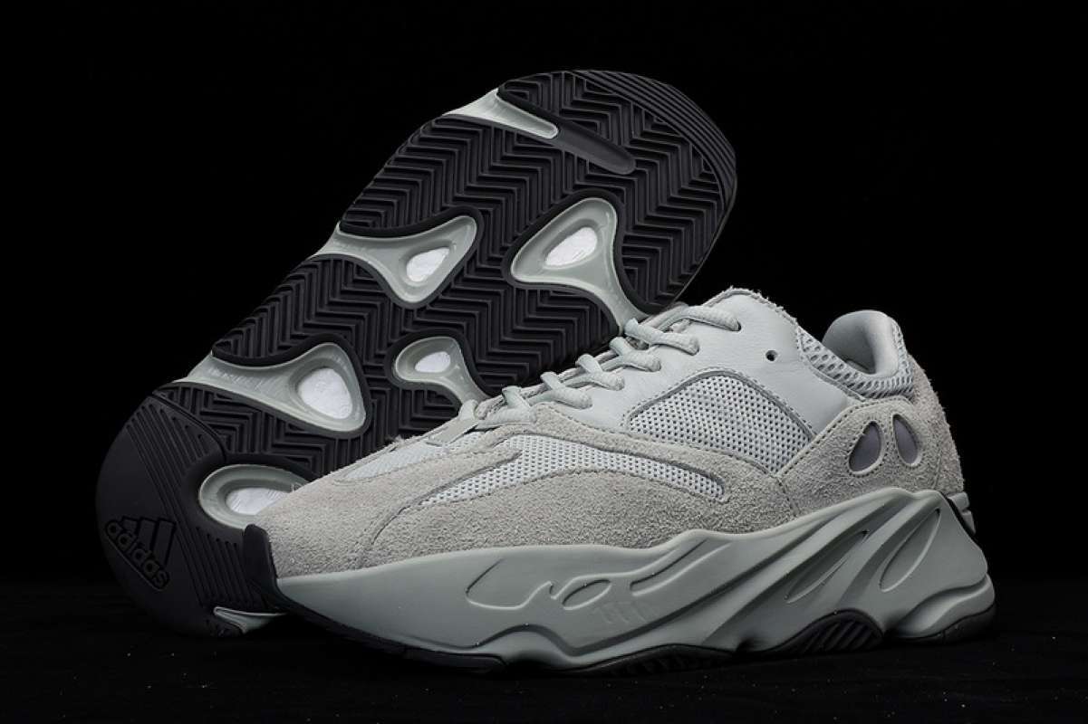 running shoes under 700