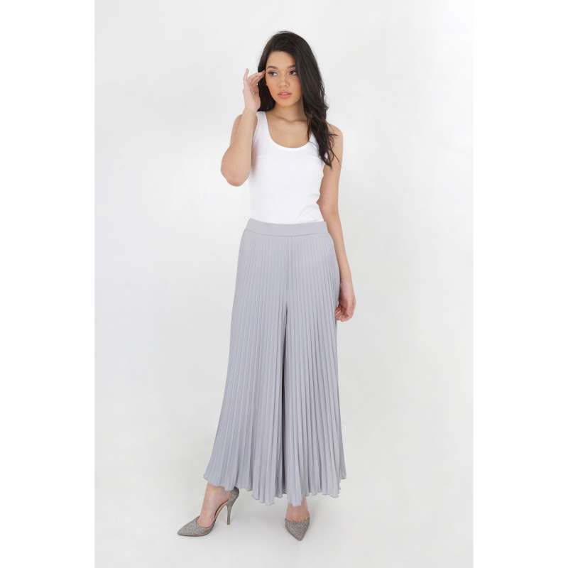 pleated flowy pants