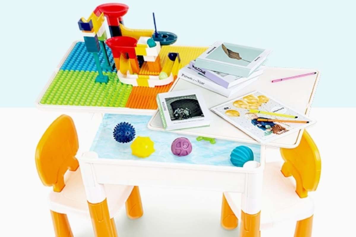 Fun bricks table store
