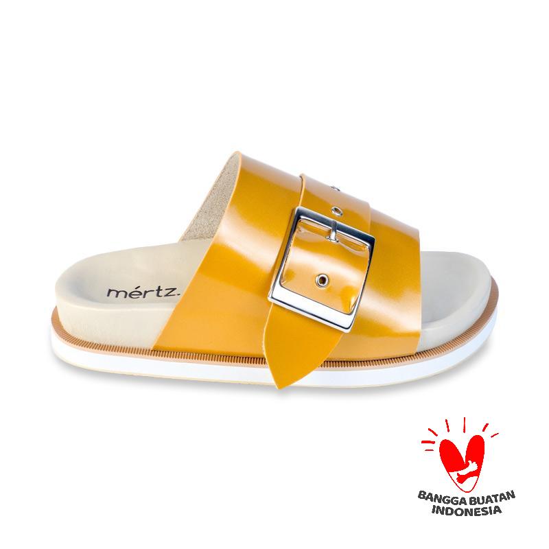 yellow daisy flip flops