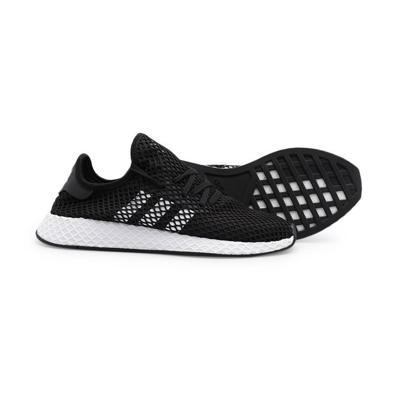 deerupt black and white