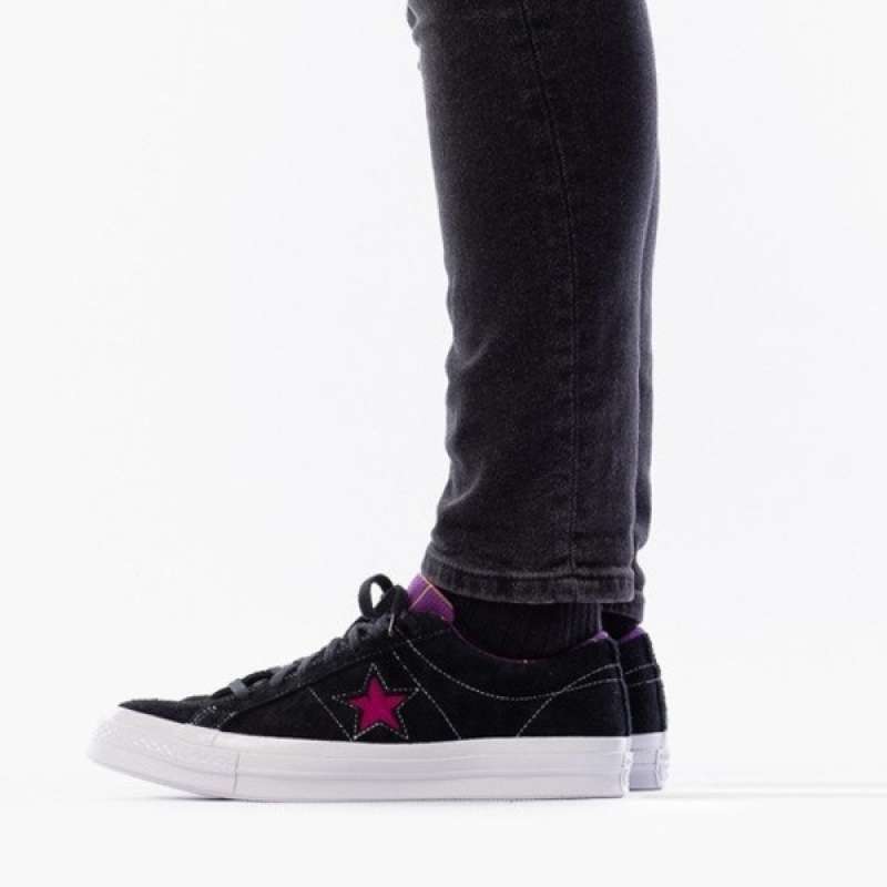 converse twisted classics harga