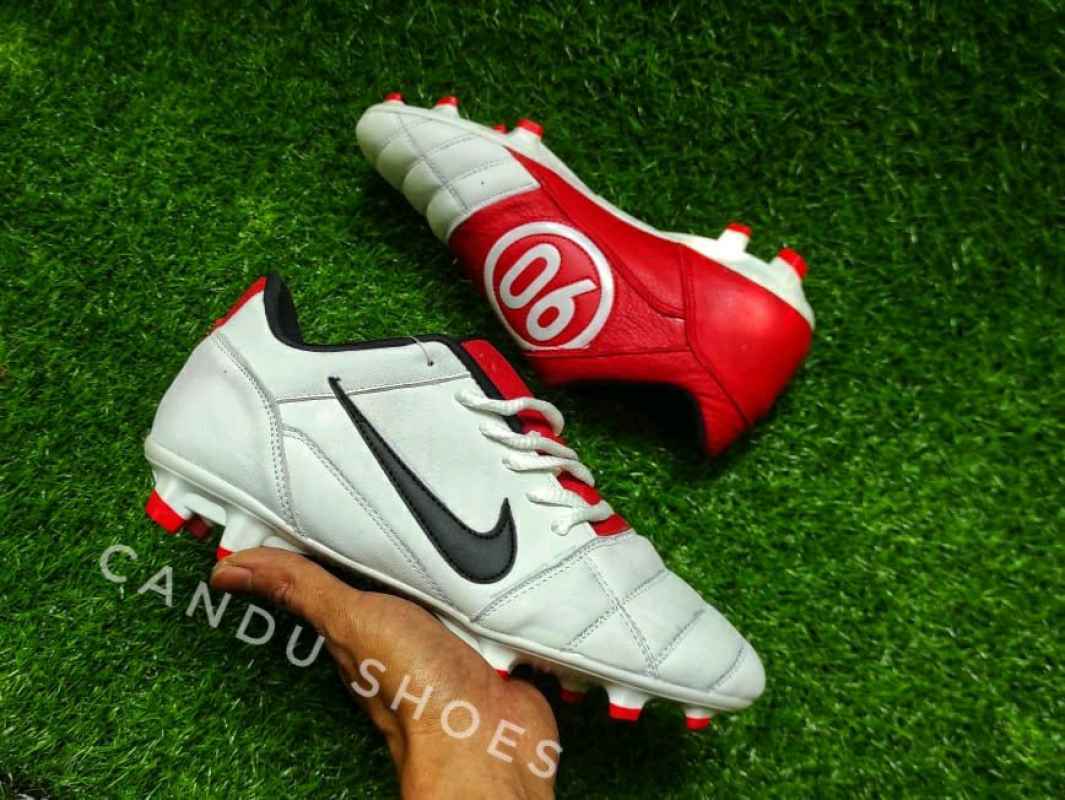 Jual Sepatu Bola Nike Total 90 Full Kulit Merah Putih di Seller