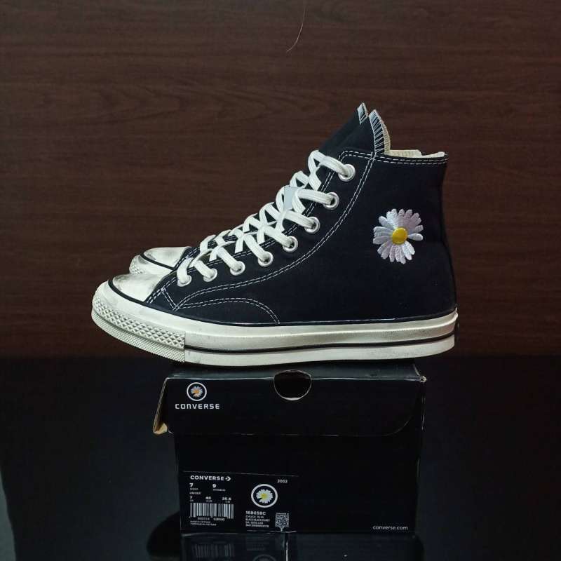 peace minus one converse