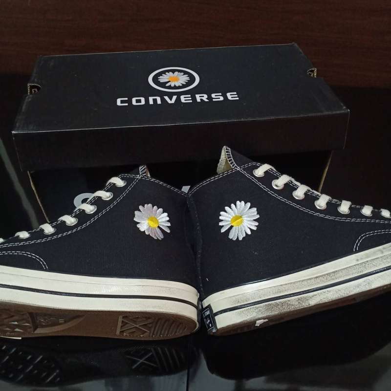 peace minus one converse