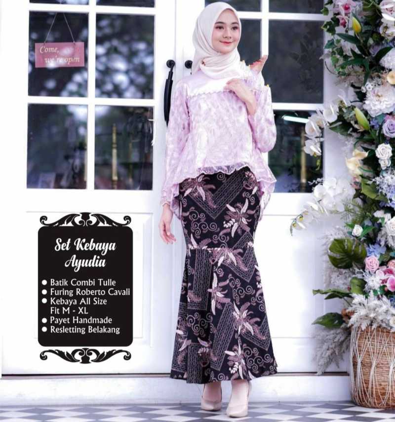 Jual Snoebel Jtr Rok Duyung Ayudia Couple Batik Sarimbit Kebaya Modern Brokat Brukat Batik Murah Mei 2021 Blibli