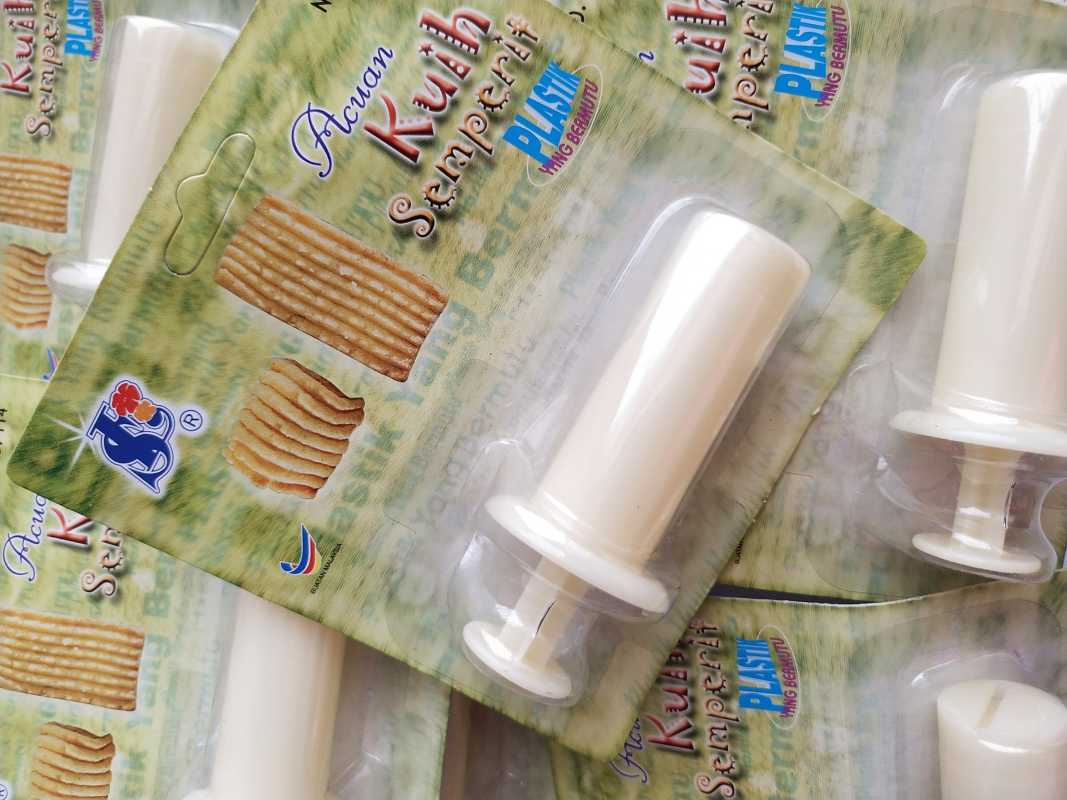 Cetakan Kue Nastar Gulung Nanas Nenas Semprit Acuan Spuit Garis Gerigi Gelombang Cookies Cake Maker Terbaru Agustus 2021 Harga Murah Kualitas Terjamin Blibli