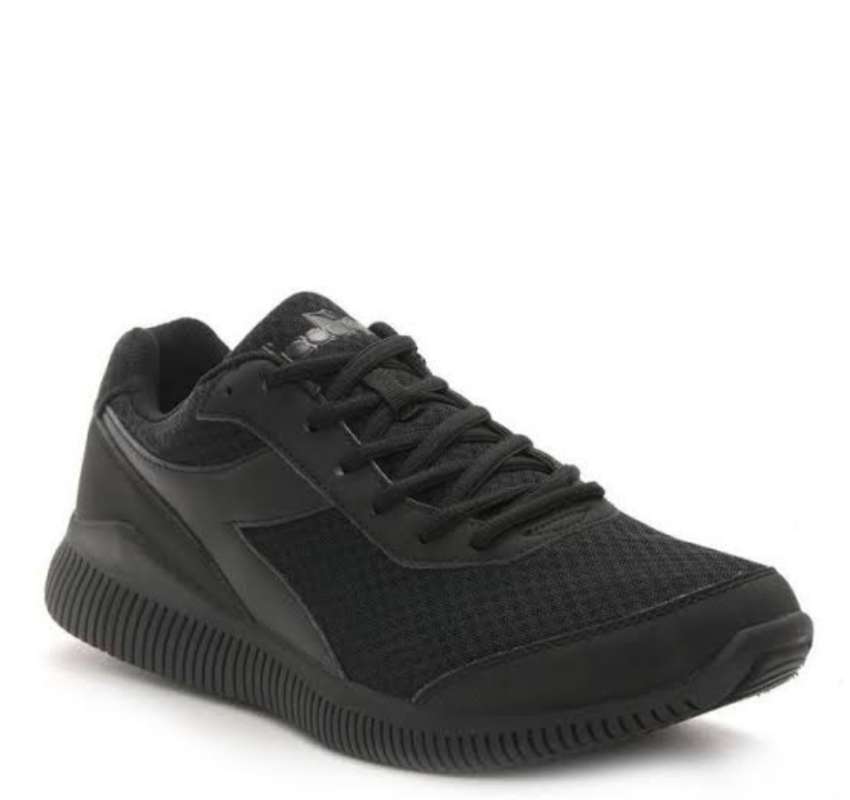 Sepatu diadora outlet full black