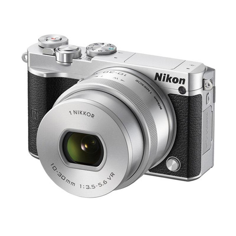 Jual Nikon 1 J5 Kit 10 30mm Kamera Mirrorless Silver 20 8 Mp Online Desember 2020 Blibli