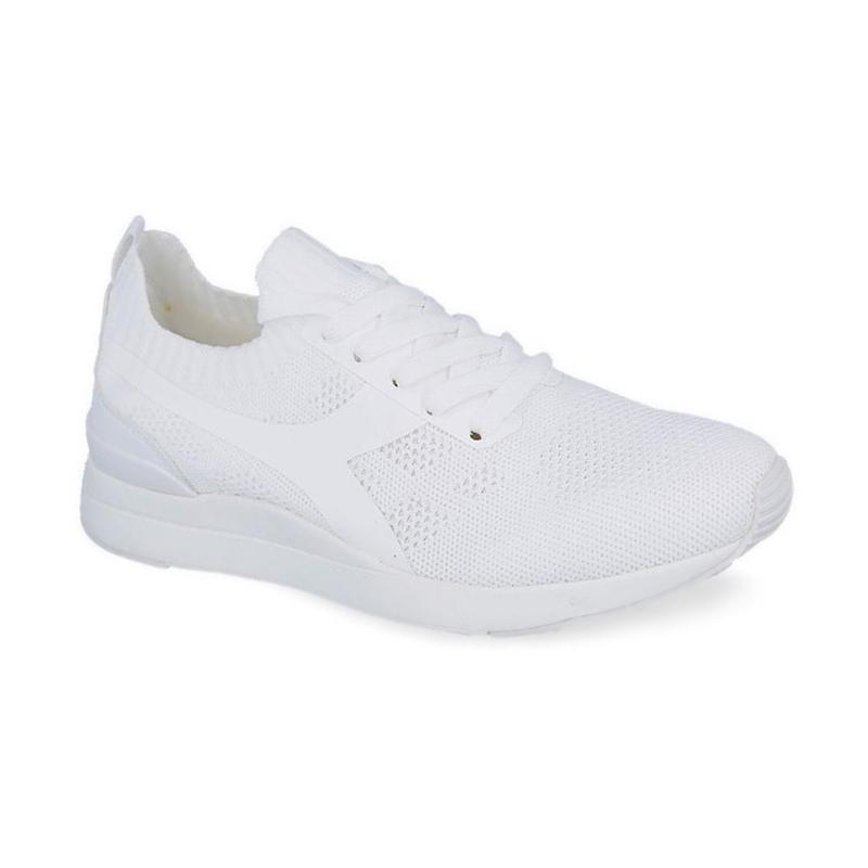 a diadora sneakers