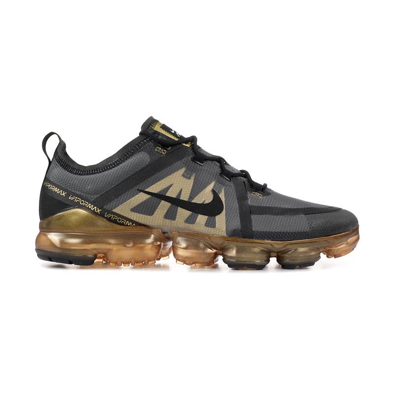 black and gold nike air shoes